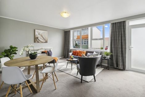 Photo of property in 6/55 Apu Crescent, Lyall Bay, Wellington, 6022