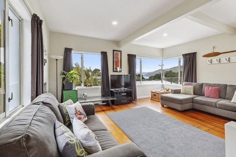 Photo of property in 32 Rawhiti Road, Pukerua Bay, 5026
