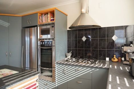 Photo of property in 50 Matipo Avenue, Pomare, Rotorua, 3015