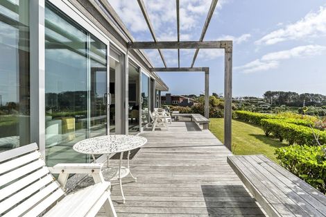 Photo of property in 13 Shearer Drive, Oakura, 4314