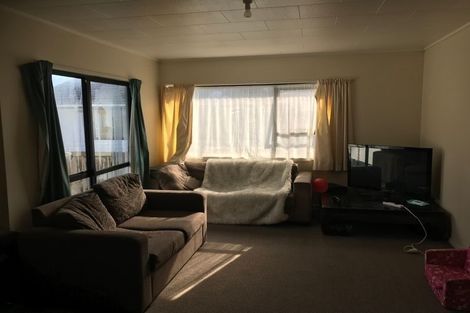 Photo of property in 2/77 Burundi Avenue, Clendon Park, Auckland, 2103