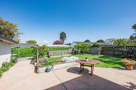 Photo of property in 2 Charnwood Grove, Waikanae, 5036