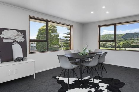 Photo of property in 5 Chilton Drive, Paraparaumu, 5032