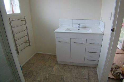 Photo of property in 20 Muir Avenue, Mangere Bridge, Auckland, 2022