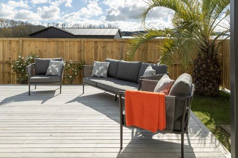 Photo of property in 28 Surf Street, Whitianga, 3510