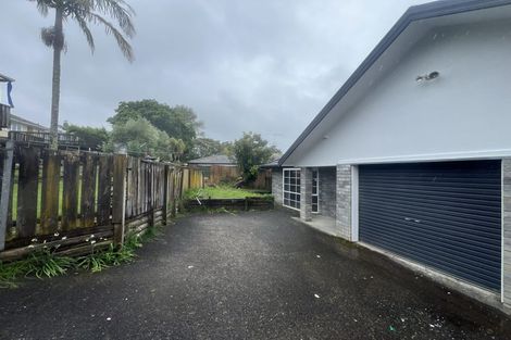 Photo of property in 3a Christina Avenue, Te Atatu South, Auckland, 0602