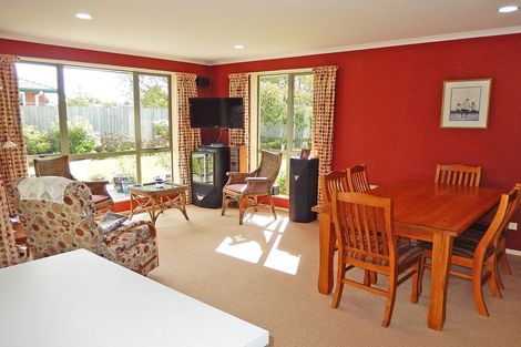 Photo of property in 12 Hannah Place, Holmes Hill, Oamaru, 9401