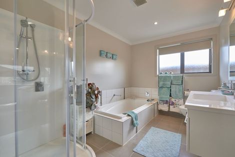 Photo of property in 86 Rosalie Terrace, Kelvin Grove, Palmerston North, 4414