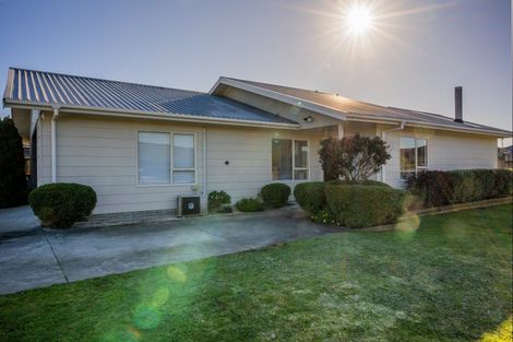 Photo of property in 106 Roberts Line, Kelvin Grove, Palmerston North, 4414
