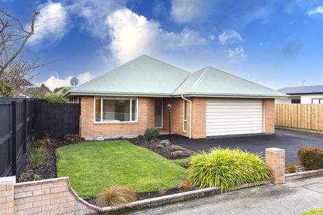Photo of property in 1/131 Prestons Road, Redwood, Christchurch, 8051