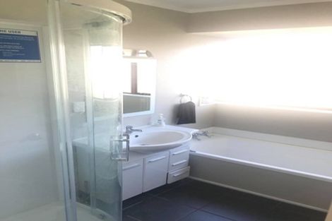 Photo of property in 14 Kilkenny Place, Fitzherbert, Palmerston North, 4410