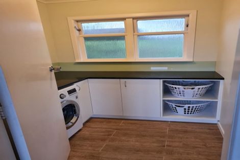 Photo of property in 20a Eastview Grove, Normandale, Lower Hutt, 5010