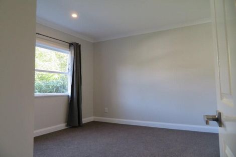 Photo of property in 24 Governor Road, Northland, Wellington, 6012