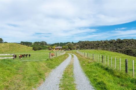 Photo of property in 94 Oaia Road, Muriwai, Waimauku, 0881
