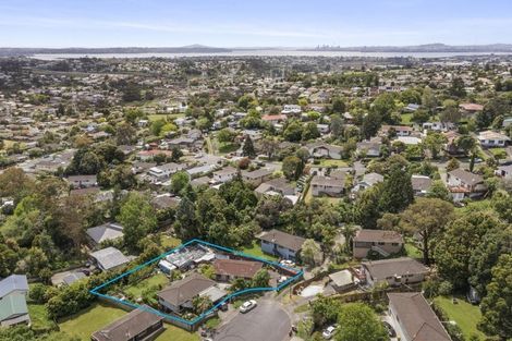 Photo of property in 8 Kilcar Place, Massey, Auckland, 0614