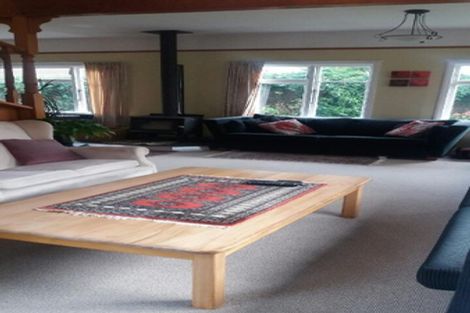 Photo of property in 37 Pukatea Street, Eastbourne, Lower Hutt, 5013