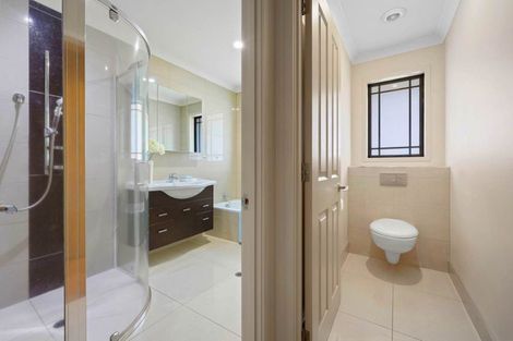 Photo of property in 16 Erceg Way, Rosehill, Papakura, 2113