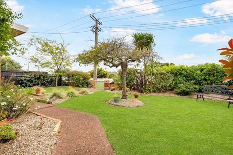 Photo of property in 8a Weiti Road, Orewa, 0931
