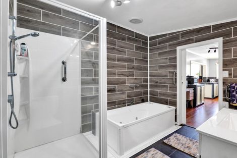 Photo of property in 10 Tauranga-a-ika Street, Manaia, 4612