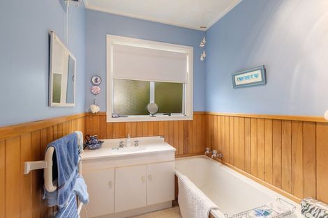 Photo of property in 17 Days Road, Lyttelton, 8082