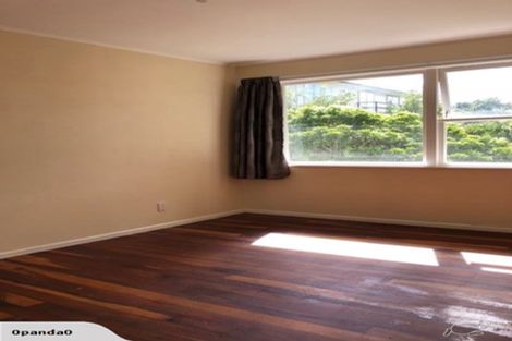 Photo of property in 147 Ruskin Road, Newlands, Wellington, 6037