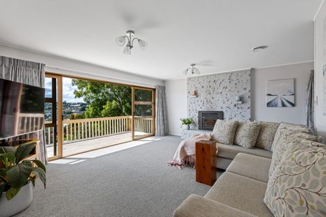 Photo of property in 14 Birdie Place, Red Beach, 0932