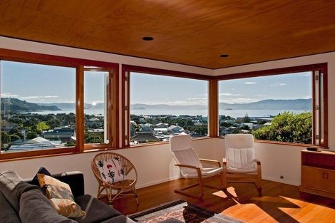 Photo of property in 51 Mantell Street, Seatoun, Wellington, 6022