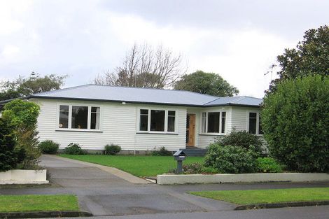Photo of property in 15 Bond Street, Hokowhitu, Palmerston North, 4410