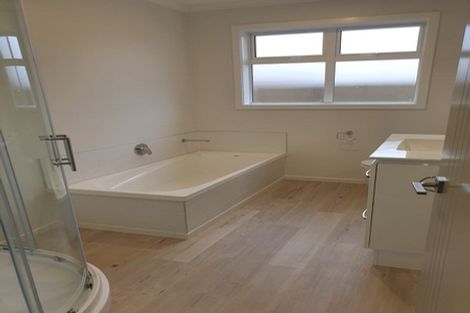 Photo of property in 43b Wainuiomata Road, Wainuiomata, Lower Hutt, 5014