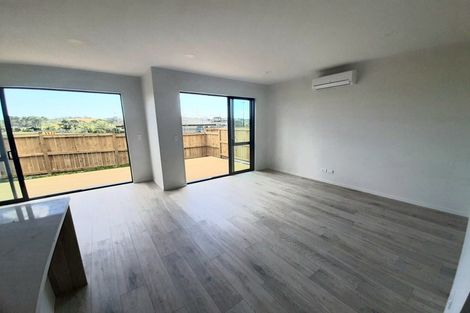 Photo of property in 105 Waekahu Road, Westgate, Auckland, 0814