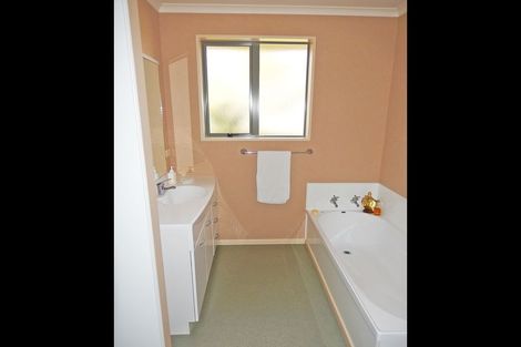 Photo of property in 12 Hannah Place, Holmes Hill, Oamaru, 9401
