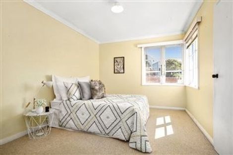 Photo of property in 94 Nicholson Road, Khandallah, Wellington, 6035