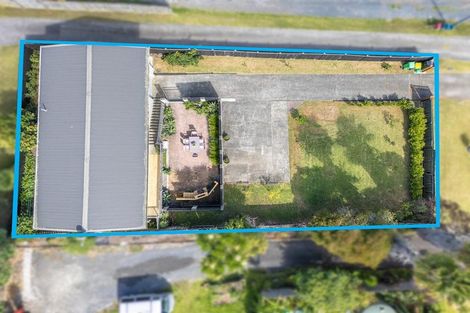 Photo of property in 12 Makiri Street, Helensville, 0800