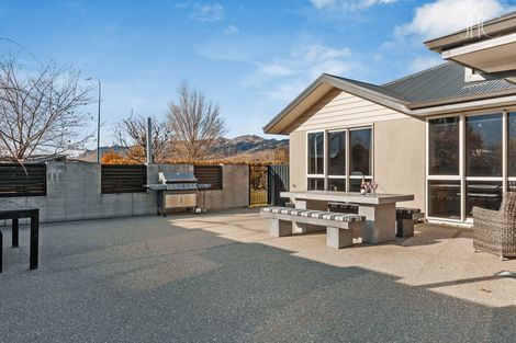 Photo of property in 18 Pisa Moorings Road, Mount Pisa, Cromwell, 9383