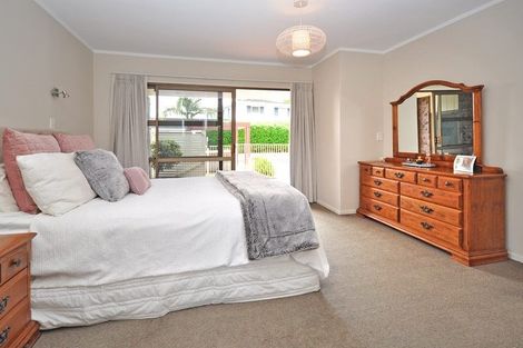 Photo of property in 22 Hillary Street, Chedworth, Hamilton, 3210