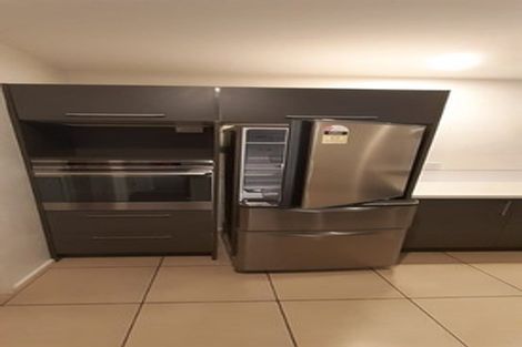 Photo of property in 4 The Oval, Hillmorton, Christchurch, 8024