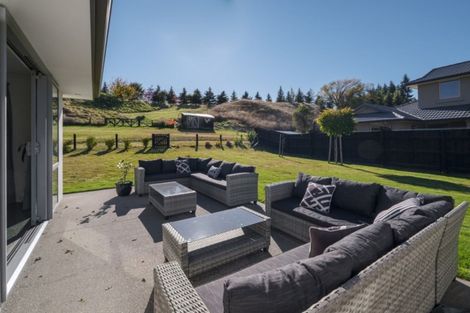 Photo of property in 11 Ada Place, Lake Hayes, Queenstown, 9304