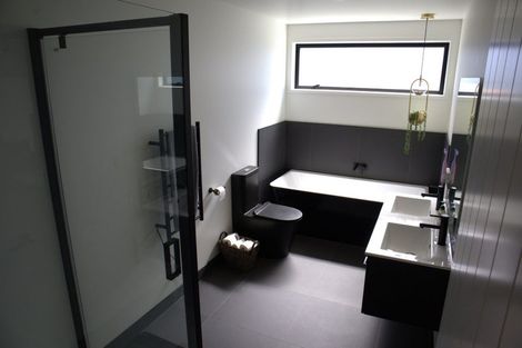 Photo of property in 1640 Mangorei Road, Mangorei, New Plymouth, 4371