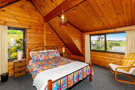 Photo of property in 5 Kaitake Place, Oakura, 4314