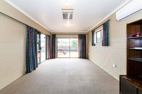 Photo of property in 12 Oakleigh Crescent, Oamaru North, Oamaru, 9400