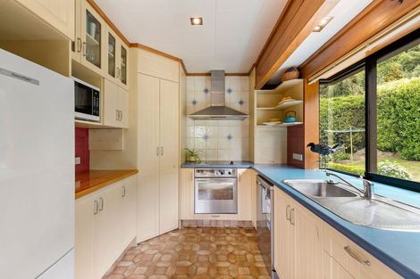 Photo of property in 9 Evergreen Place, Sunshine Bay, Queenstown, 9300