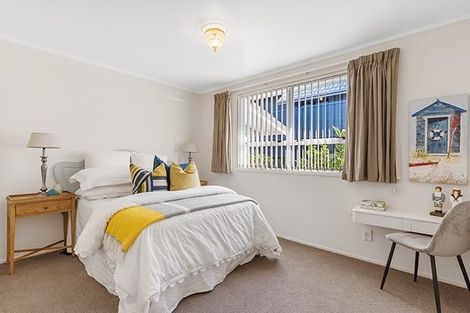 Photo of property in 110 Clovelly Road, Bucklands Beach, Auckland, 2012