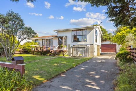 Photo of property in 24 Freyberg Crescent, Waikanae Beach, Waikanae, 5036