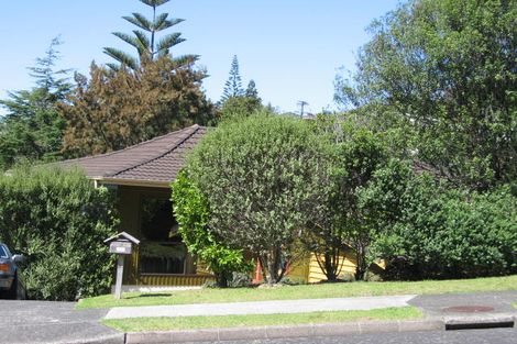 Photo of property in 8 Halder Place, Torbay, Auckland, 0632