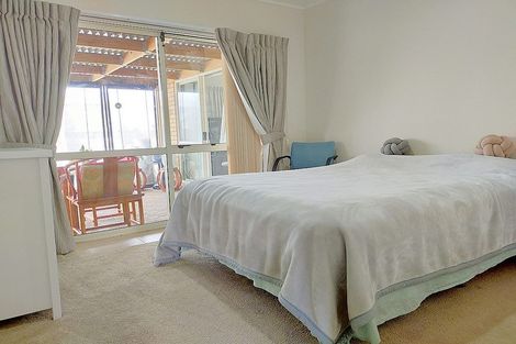 Photo of property in 2/8 Bowscale Place, Northpark, Auckland, 2013