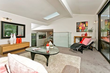 Photo of property in 1/17 Telephone Road, Birkenhead, Auckland, 0626