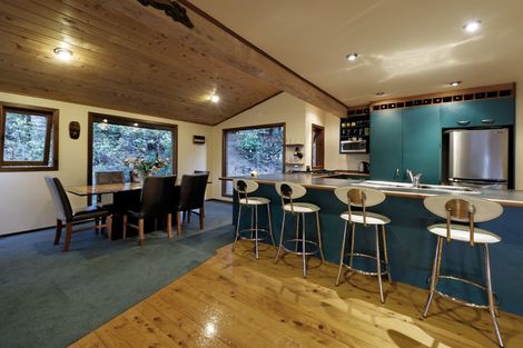 Photo of property in 11e Longfellow Parade, Glen Eden, Auckland, 0604