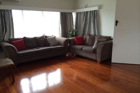 Photo of property in 15 Hendry Avenue, Hillsborough, Auckland, 1042