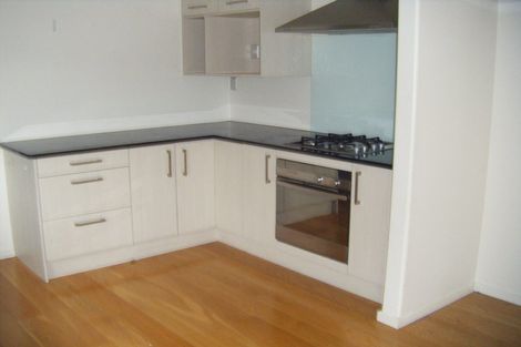 Photo of property in 8 The Rosebowl, Sunnyhills, Auckland, 2010