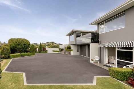 Photo of property in 98 Waikite Road, Welcome Bay, Tauranga, 3175